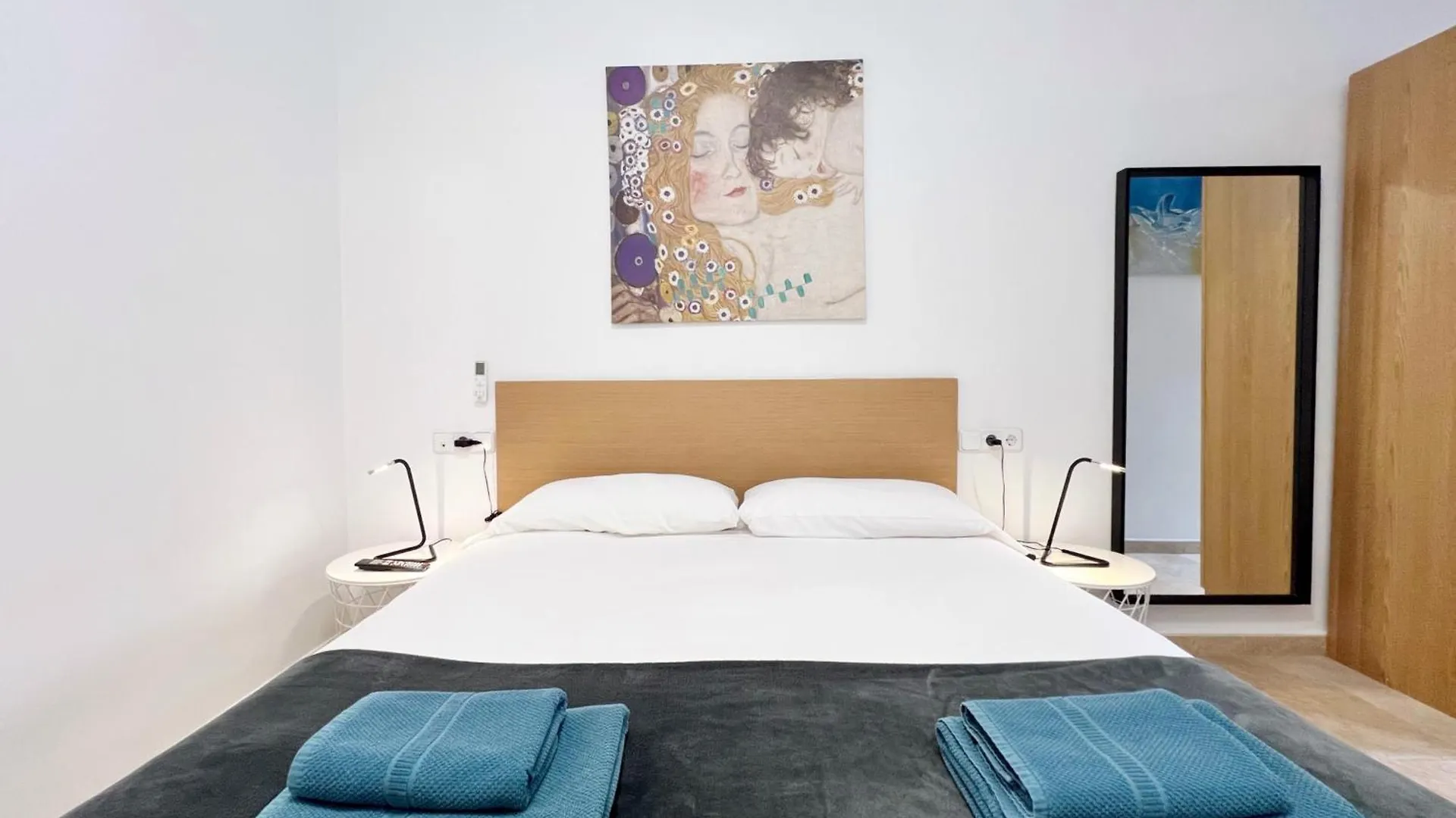 Torre De Gracia Barcelona Apartment