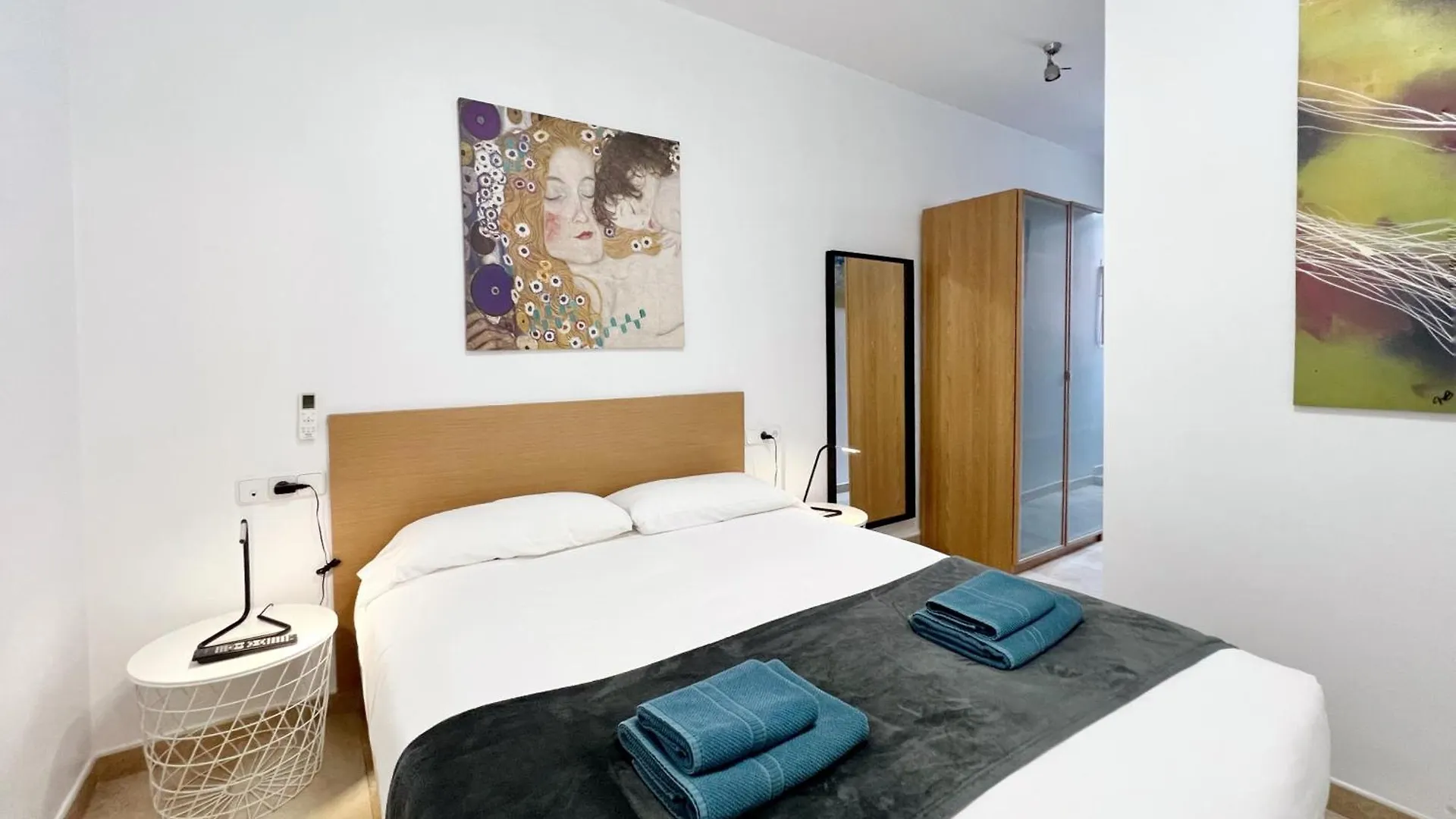 Torre De Gracia Barcelona Apartment